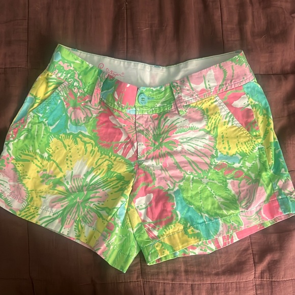 Lilly Pulitzer Callahan Floral Print Size 4 Shorts - Picture 1 of 7